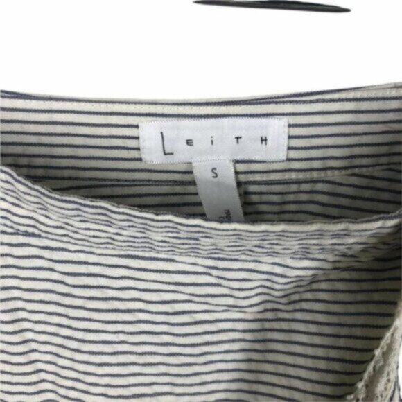 NWT LEITH | Asymmetrical Grey Stripe Pattern Button Skirt Size Small - Picture 4 of 8